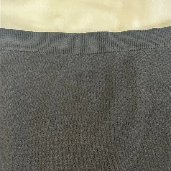 St. John Basics Black skirt - Picture 6 of 9